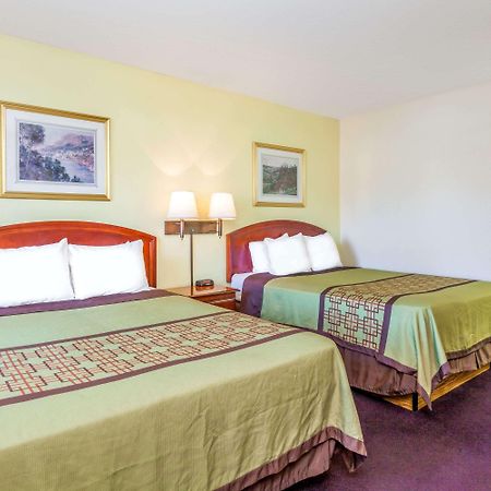 Super 8 By Wyndham Bakersfield/Central Buitenkant foto