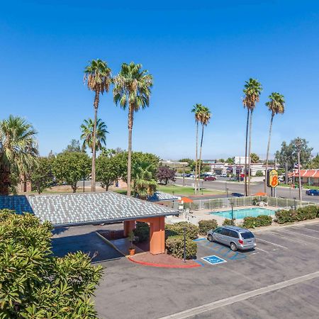 Super 8 By Wyndham Bakersfield/Central Buitenkant foto