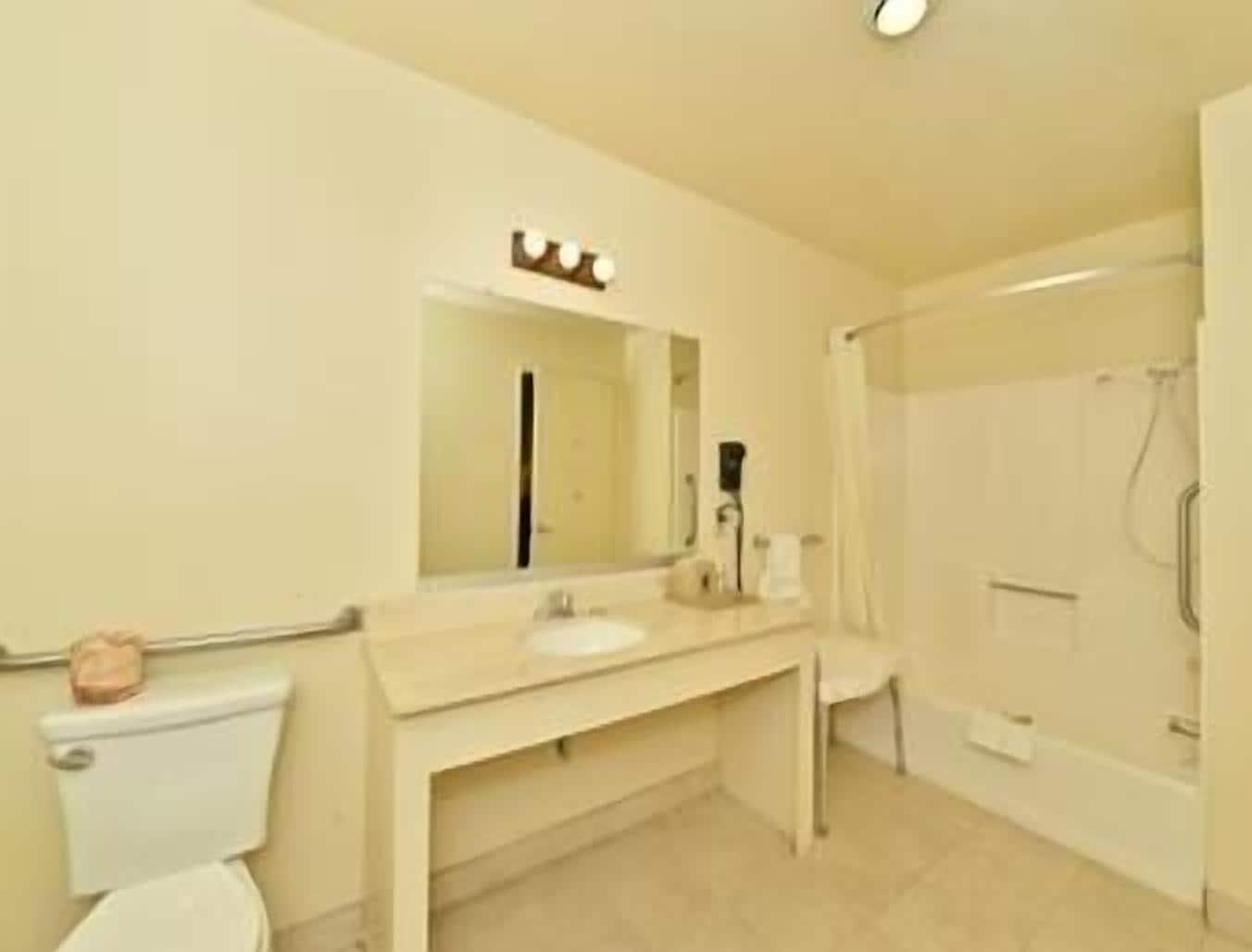 Super 8 By Wyndham Bakersfield/Central Buitenkant foto