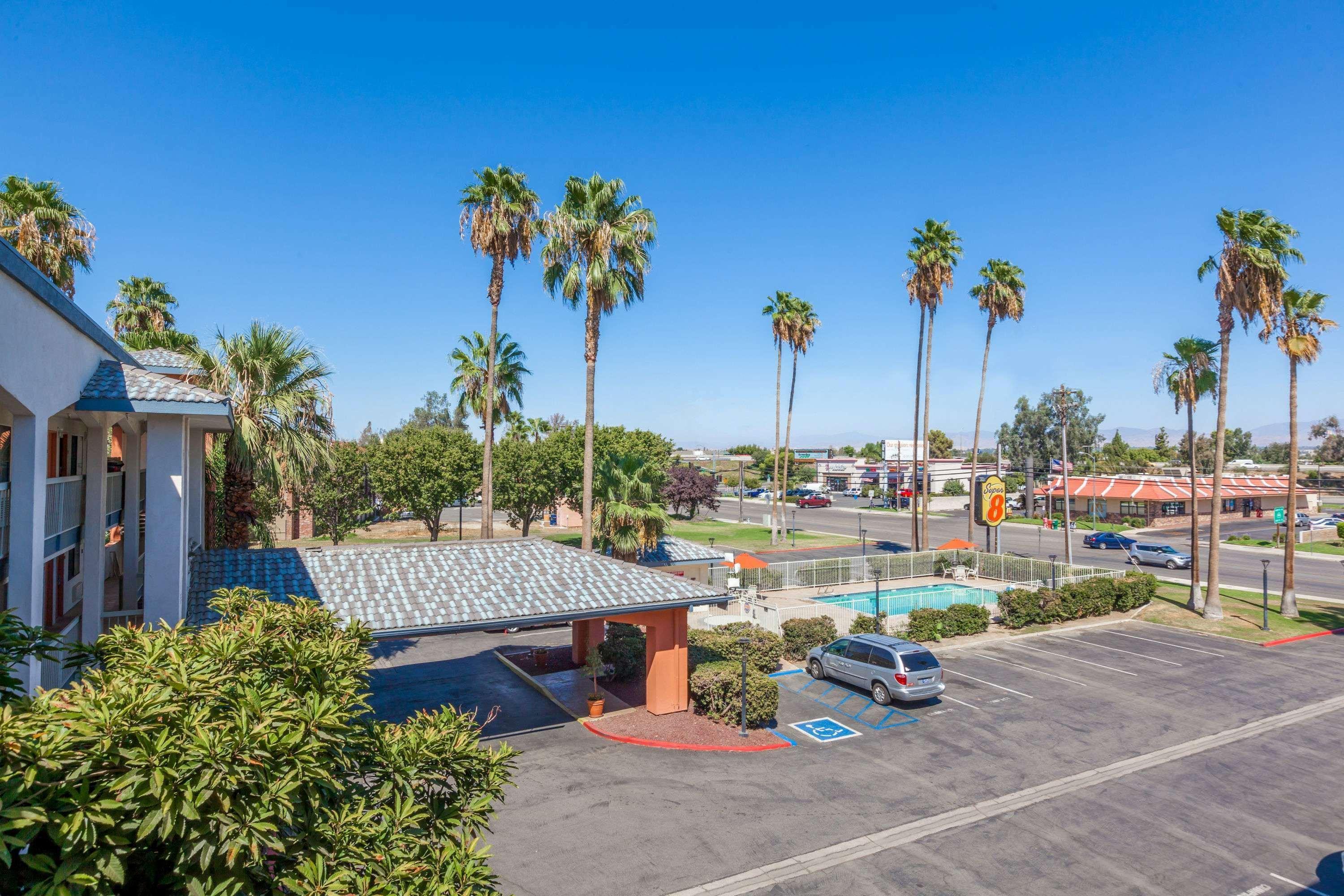 Super 8 By Wyndham Bakersfield/Central Buitenkant foto